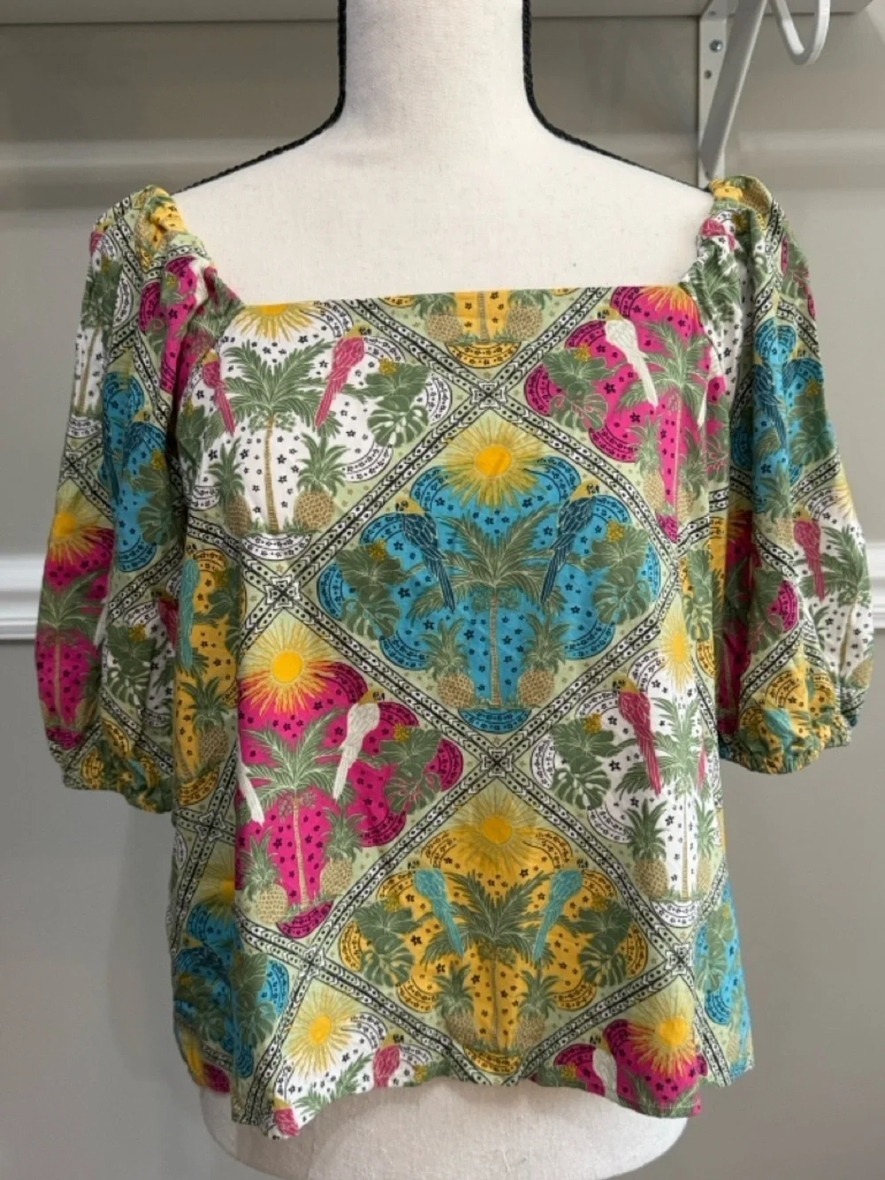 LOFT square neckline